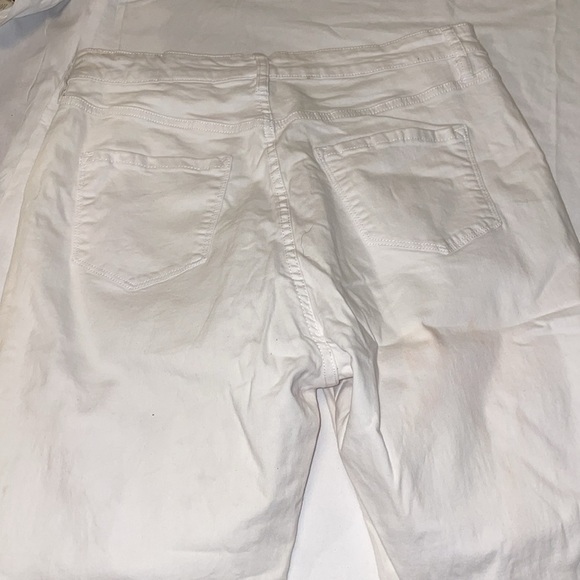 Fashion Nova  white pants 1 X - Picture 5 of 5